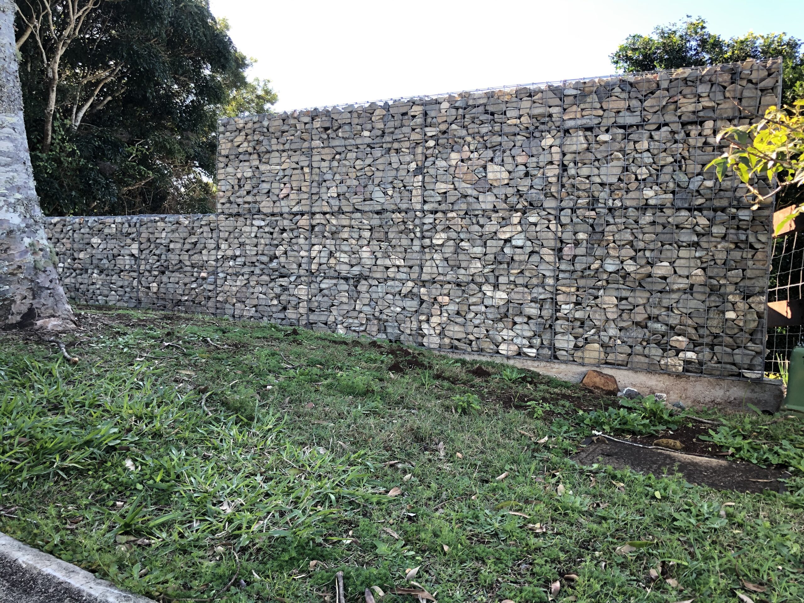 gabion installation, gabion fence, gabion retaining wall, gabion letterbox, weld mesh gabion